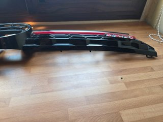 Moldura Parrilla Golf GTI caja 7.5