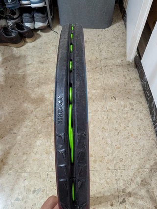 Raqueta Yonex Vcore 100 - Empuñadura 3