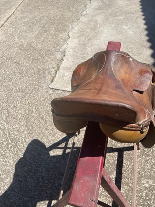Montura de cuero antigua para adulto