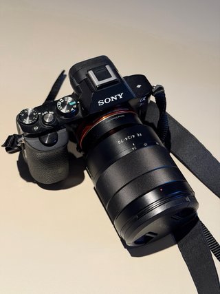 Sony A7R + Zeiss FE 24-70mm F4