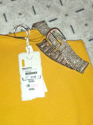 Vestido corto amarillo con tirante joya Talla xs/s