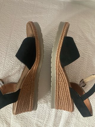 Sandalias negras y marrones talla 38
