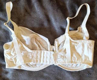 Sujetador 80G encaje beige