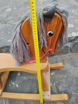 Caballito de madera para niños