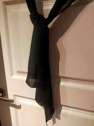 Chal negro elegante