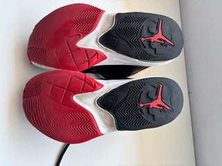 Zapatillas Jordan Aura 3 Negro/Rojo