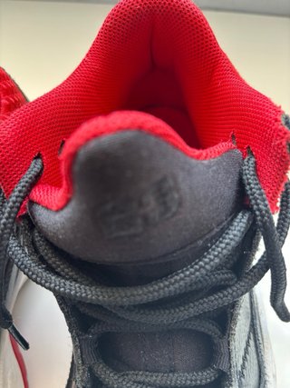 Zapatillas Jordan Aura 3 Negro/Rojo