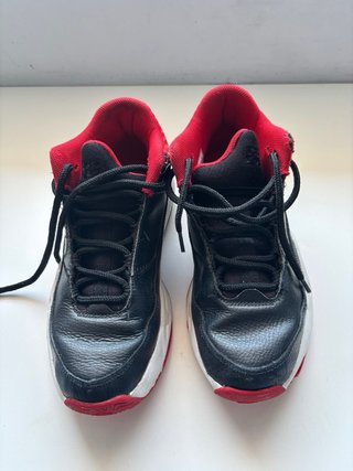 Zapatillas Jordan Aura 3 Negro/Rojo