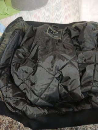 Bomber Zara man.nueva Camuflaje.Talla M.
