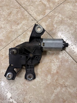 Motor elevalunas maletero Passat B6