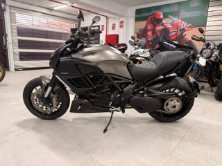 Ducati Diavel Strada