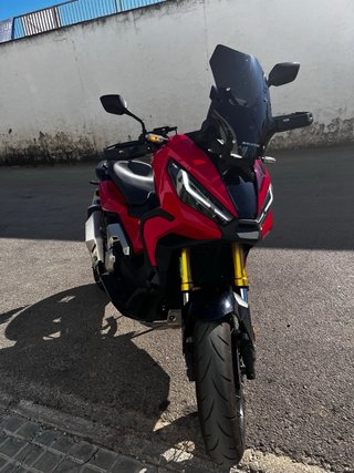 Honda XADV 750 Roja