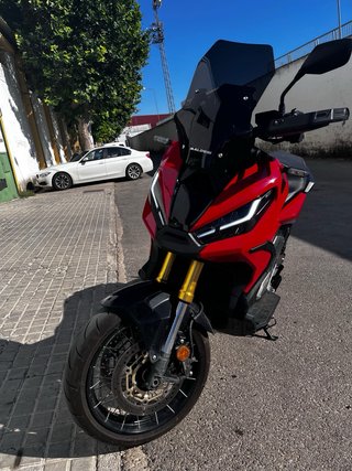 Honda XADV 750 Roja