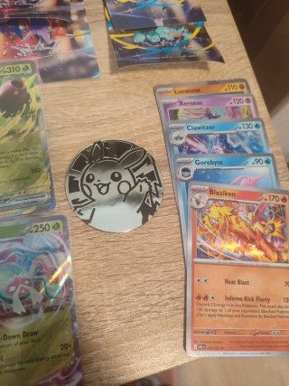 Lote 🇬🇧 5 mini latas mega heroes abiertas tcg
