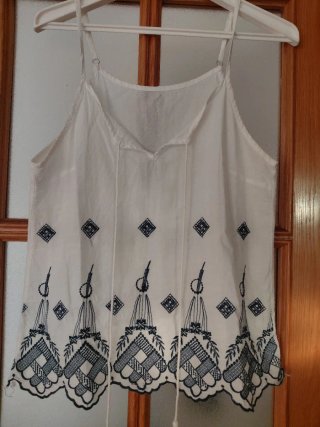 Top blanco bordado tirantes