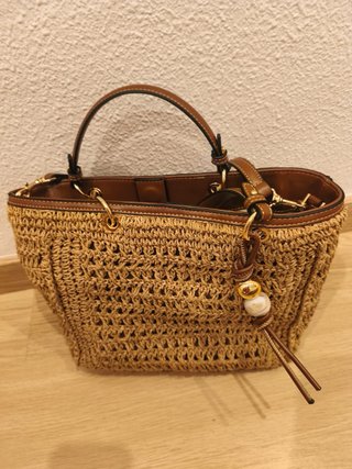 Bolso de rafia y piel. 34 ancho x 25 alto