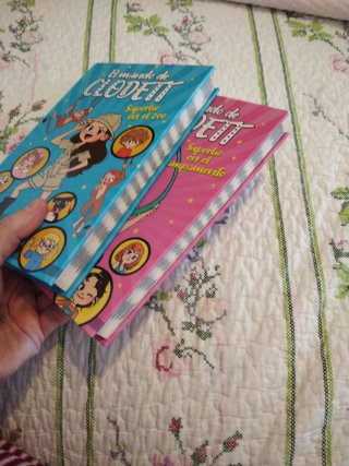 2 libros El mundo de clodette 2 y 3  por 8