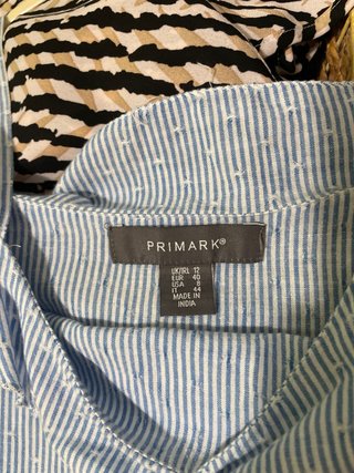Blusa de tirantes con volantes