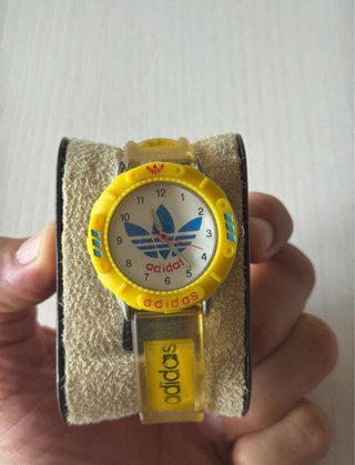 Reloj Adidas Amarillo y Blanco