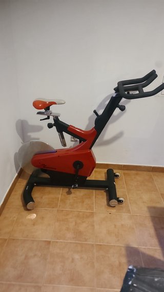 Bicicleta Estática Roja