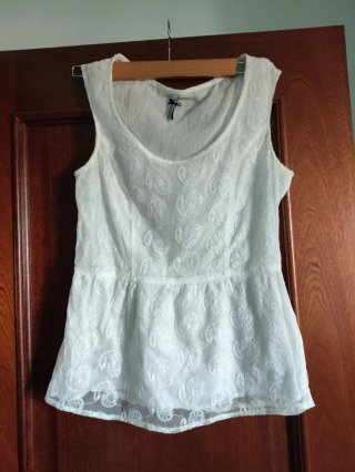 Top péplum blanco Stradivarius