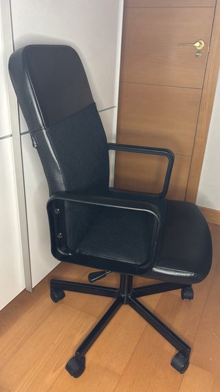 Silla IKEA RENBERGET Negra