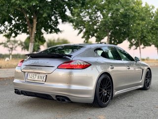 Porsche Panamera GTS 2013