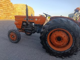 Tractor Fiat 550