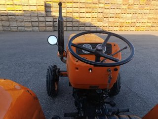 Tractor Fiat 550