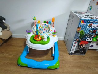 Tacataca infantil con juguetes