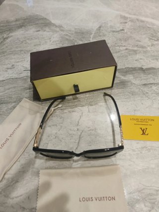 Occhiali Louis Vuitton neri e oro