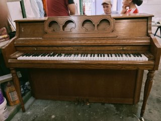 Piano de madera clásico