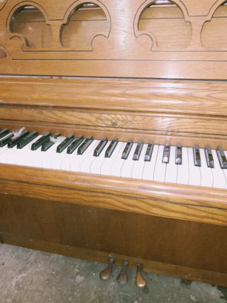 Piano de madera clásico
