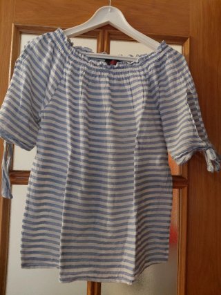 Top Hombros Descubiertos Rayas Azul Blanco