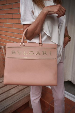 Bolso Bulgari Tote Bag Logo. Rosa empolvado Beige.