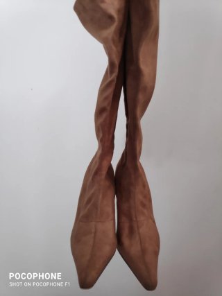 Botas elegantes tacón marrón