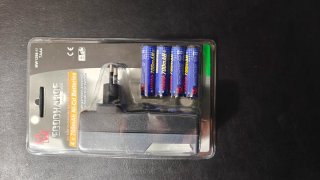 Cargador ECOCHARGE con 4 pilas AAA 700mAh