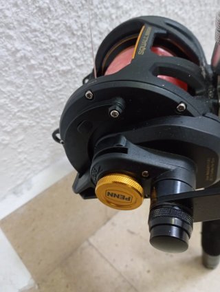 4 cañas de pesca bonito 50/80 LB con 4 carretes