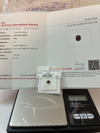 Rubí Natural Mozambique 1.20 Ct Oval AIG