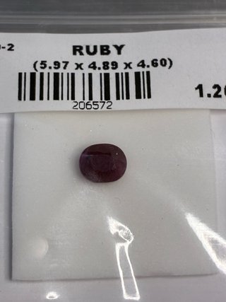 Rubí Natural Mozambique 1.20 Ct Oval AIG