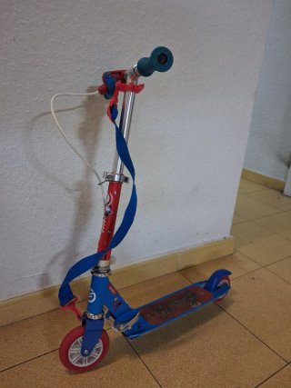 Patinete Oxelo azul y rojo con freno