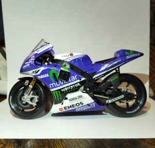 Maqueta Moto Yamaha Movistar