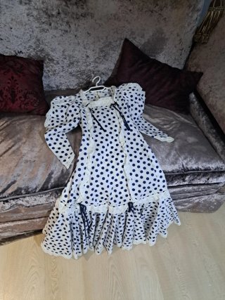 Vestido lunares blanco y azul