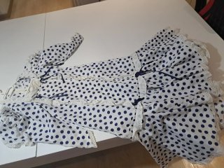 Vestido lunares blanco y azul