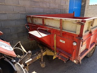 Tractor Fiat fiatagri 45-76 + remolque broseta