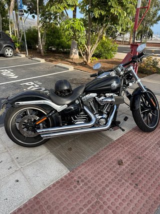 Harley Davidson Breakout 1690cc Negra