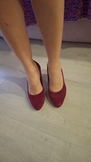 Zapatos de tacón ante granate