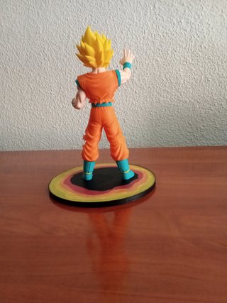 Figura Goku 3D con base