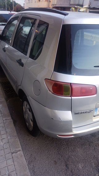 Mazda 2 2004