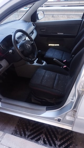 Mazda 2 2004